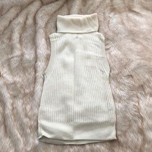 Sleeveless turtleneck sweater